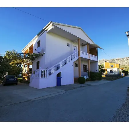 Apartament Marija *